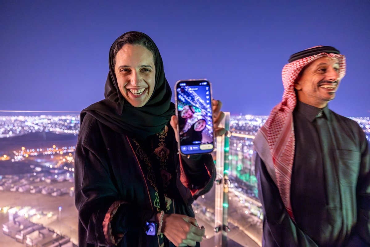 Moh4880's tweet photo. شكراً لإطرائك وشهادة أعتز بها من صاحبة السمو الأميرة هيفاء بنت محمد آل سعود نائب وزير السياحة 🌟📷❤️
@hmalsaud1 

نورتي حائل يابعد حيي 😍👋
#محمد_الخمسان https://t.co/WhC8bG3qp3