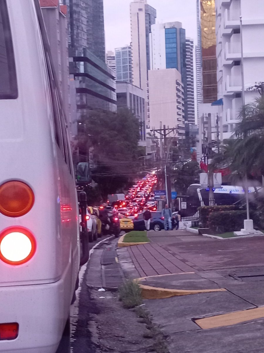 Elizabeth tweet media