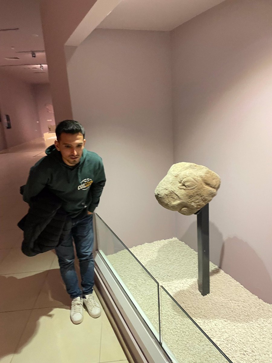 Dedemlere ufak bir süpriz yaptık. Sanırsam memnun kalmadılar. :D