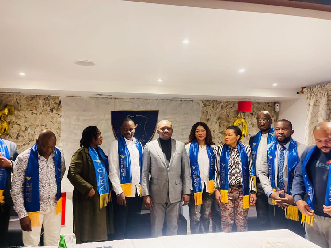 ArepOfficiel's tweet photo. Deux ans d’engagement pour un Congo meilleur : AREP France souffle sa deuxième bougie

La Fédération AREP France célèbre son deuxième anniversaire, marquant deux années d’actions concrètes pour bâtir un Congo meilleur et prospère. 

Créé sous l’initiative de l'Autorité de référence Maître @Guy_Loando dans le but d'élargir la vision du parti Agissons pour la République "AREP" dans la diaspora et dirigée par le camarade Octave EFOYA, AREP France incarne la philosophie du Colibri où chacun doit faire sa part pour contribuer au bien commun.

Cet anniversaire est une occasion de réaffirmer cet engagement collectif et de regarder vers un avenir prometteur, guidé par des valeurs de solidarité et de progrès. 

Que vive AREP FRANCE 
Que vive l'AUREF Me Guy LOANDO MBOYO 

 *Rédaction:# MELCHISÉDECK BULABULA #CELLCOM AREP*