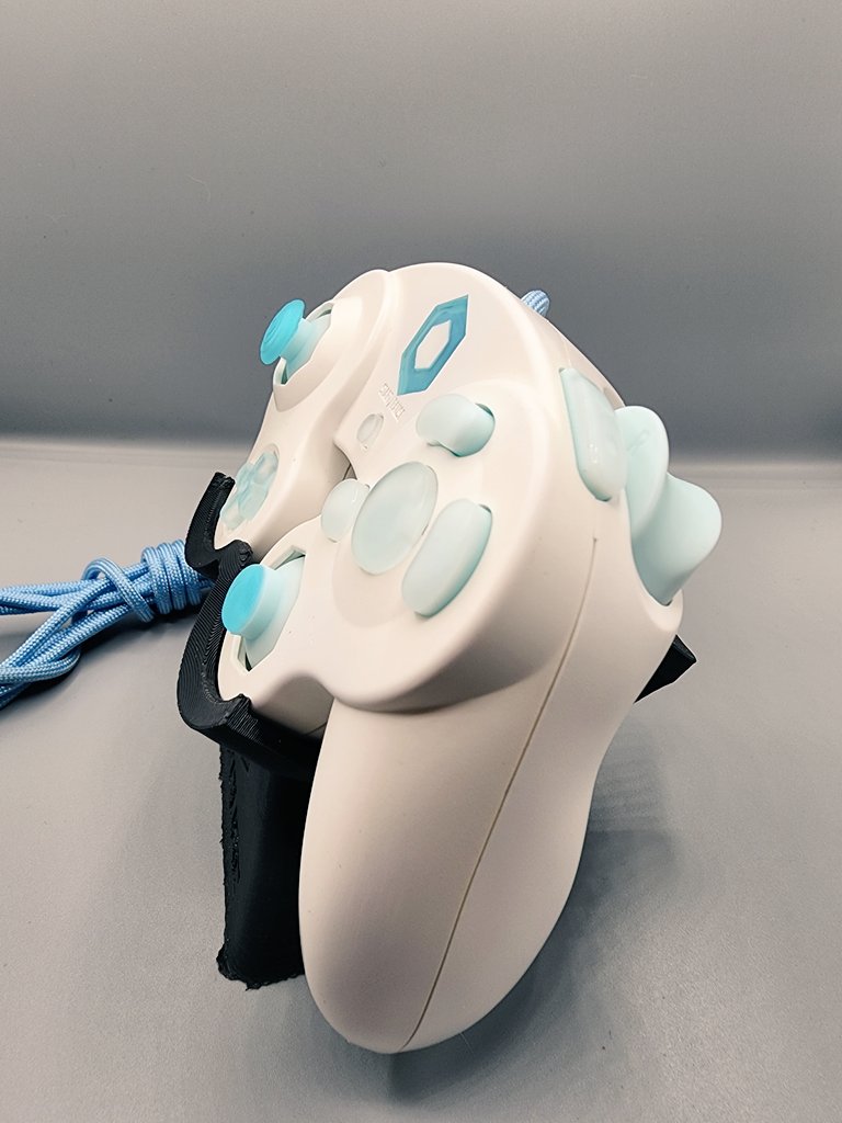 AltoCustoms's tweet photo. Shine Carving, Full ice blue stick set, PHOB, Tact z, light blue paracord, cut springs, LED. $320 usd with phob, $250 usd for a t3 board+snapback module. Please message me if interested, will be posted on https://t.co/uZwIAZtbf3 https://t.co/qTvXJ1fLaf