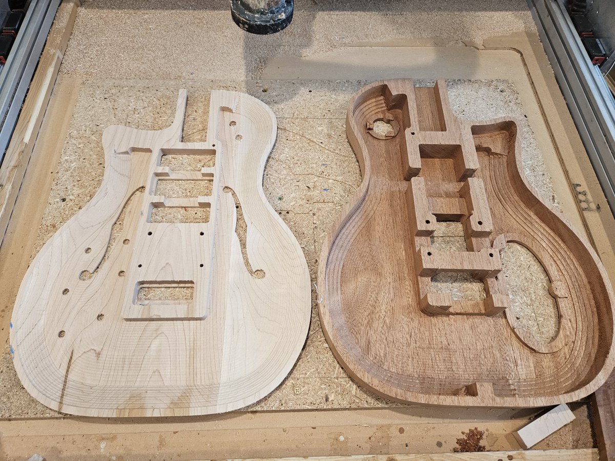 melwaldorffff's tweet photo. Alameda Beatnik Baron, #CS2308. Carved semi hollow, with only as much of a center block as needed to mount the pickups, bridge and @vega_trem tremolo. Body depth 2 1/8", lower bout 15". I've got a triple OKT version in the works for NAMM 2025!  Learn more: