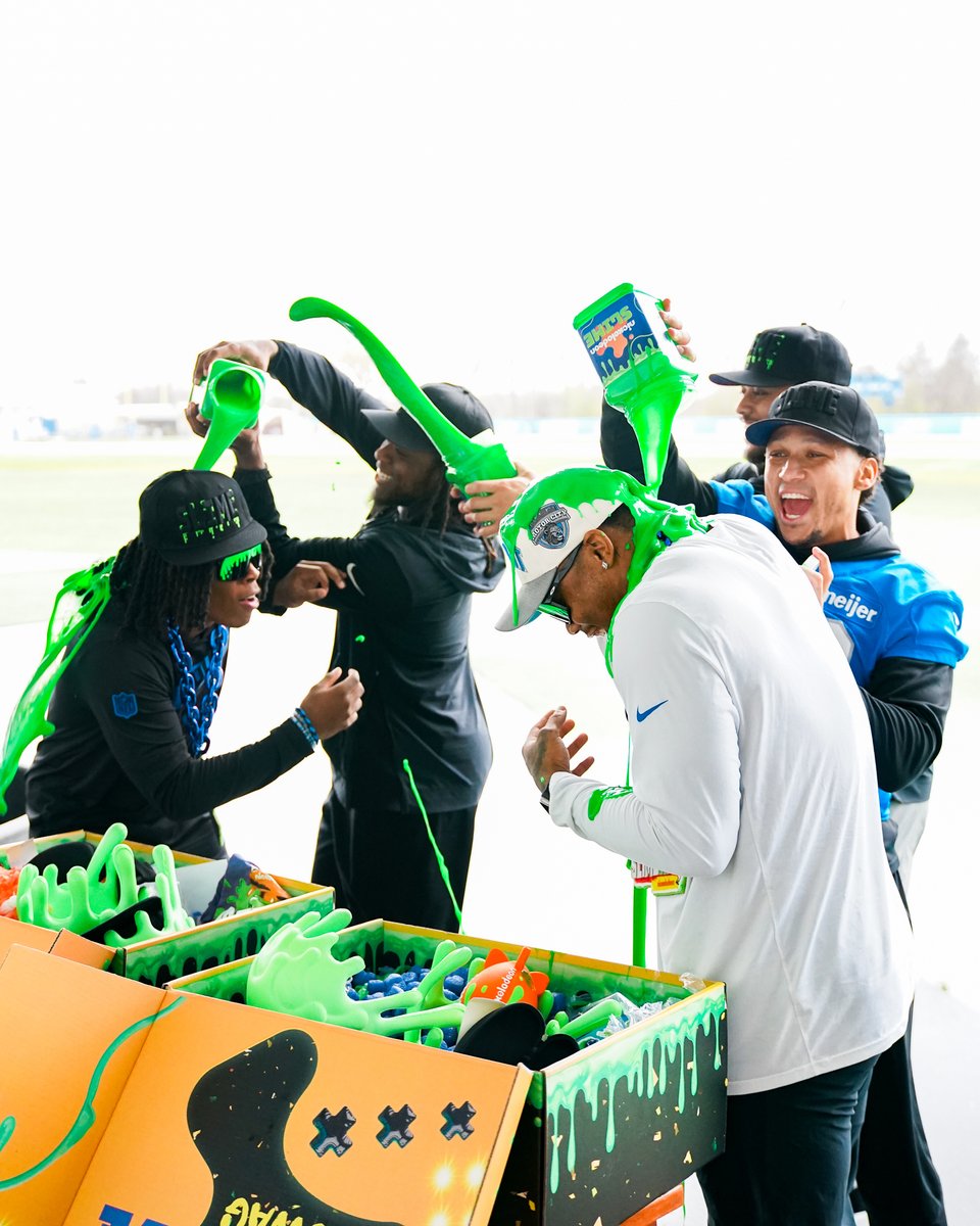 the_det_times's tweet image. Sonic &amp;amp; Knuckles getting SLIMED 🔥

#OnePride