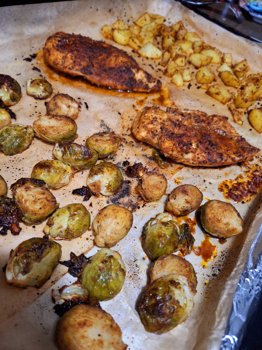 soupcanarchist's tweet photo. I make this dish. Which I call "roasties"
It's just Baked Chicken and potatoes with balsamic and honey Brussels Sprouts. ๐ฏ it's good af #roasties https://t.co/TRGW1o1duI