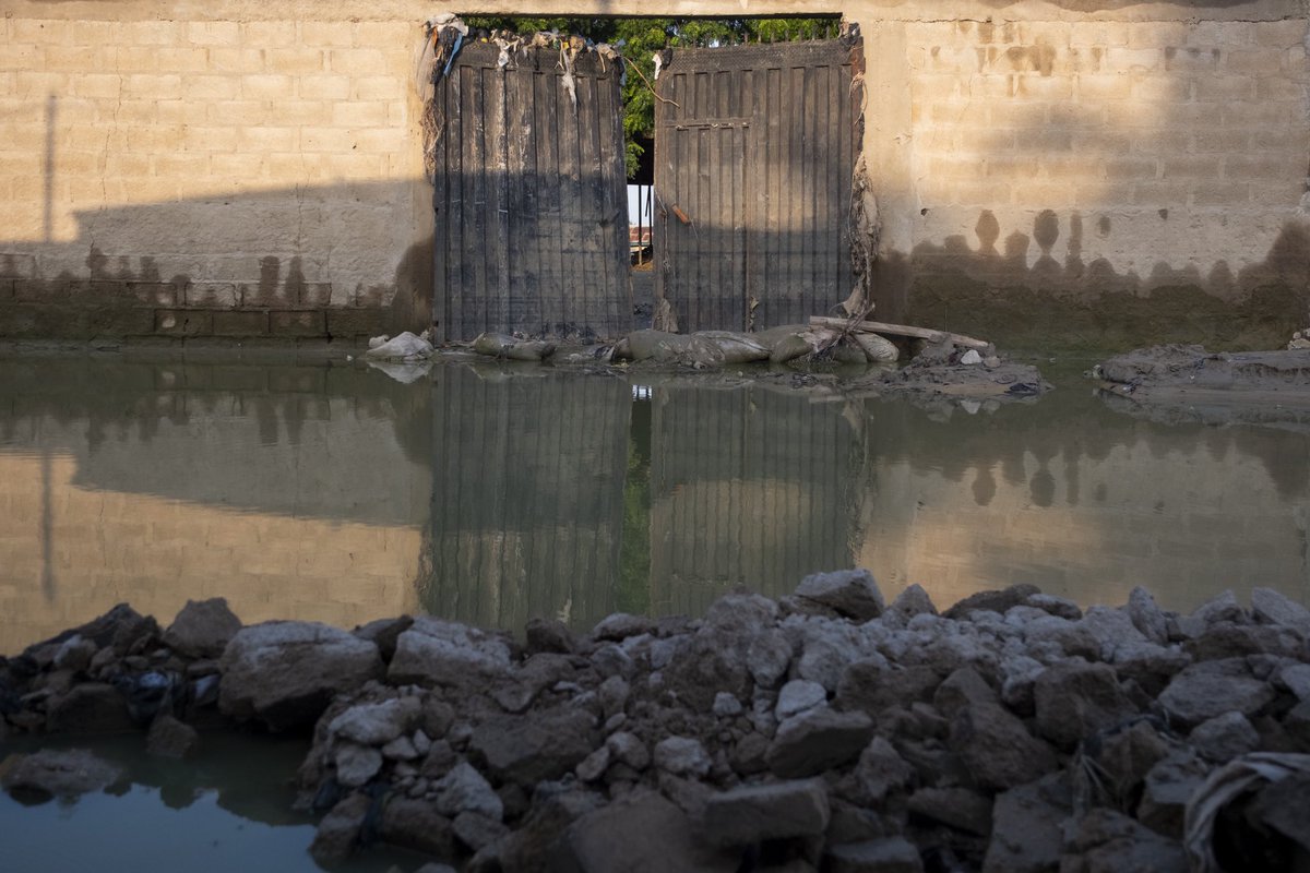 “I’ve been selling leather goods for 40 years. 

Although we came close to flooding 30 years ago, this is the first time our stores have been completely engulfed. 

In the afternoon there had been signs of the flood coming. The floodwaters rose steadily. From Wednesday, Thursday