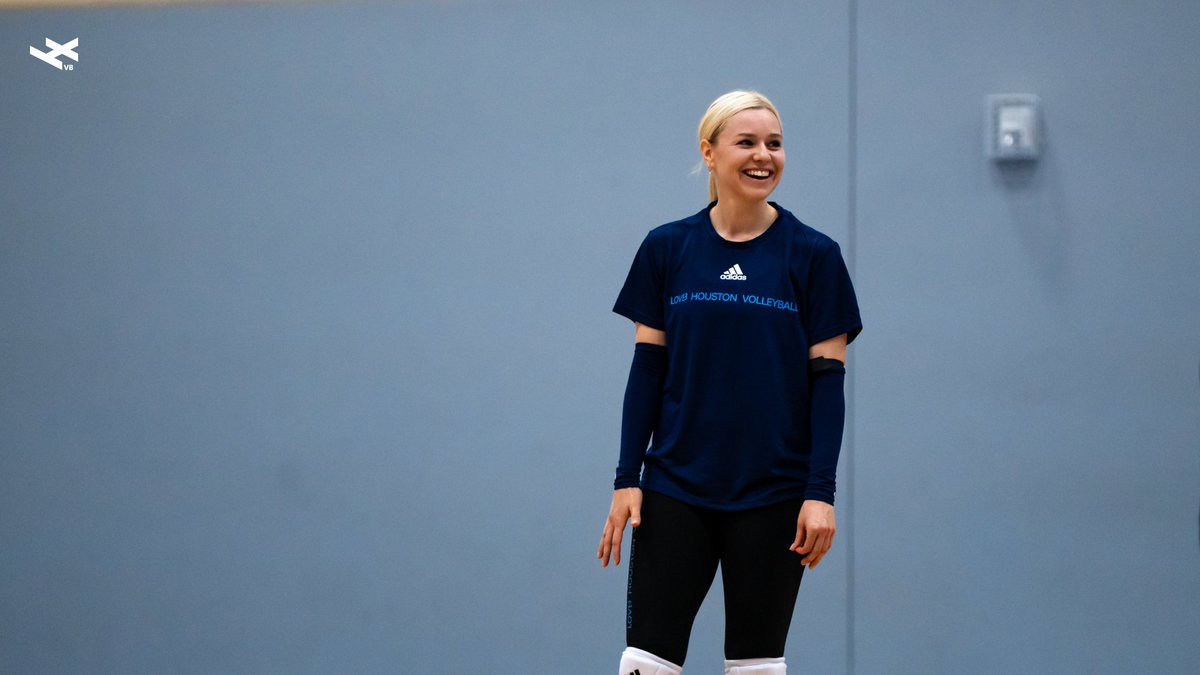 lovbhtx's tweet photo. big smiles on the court😆 

#lovbhtx #LOVBforLIFE  #volleyballfuelshouston #LOVBpreseason https://t.co/TOwFQb3CN3