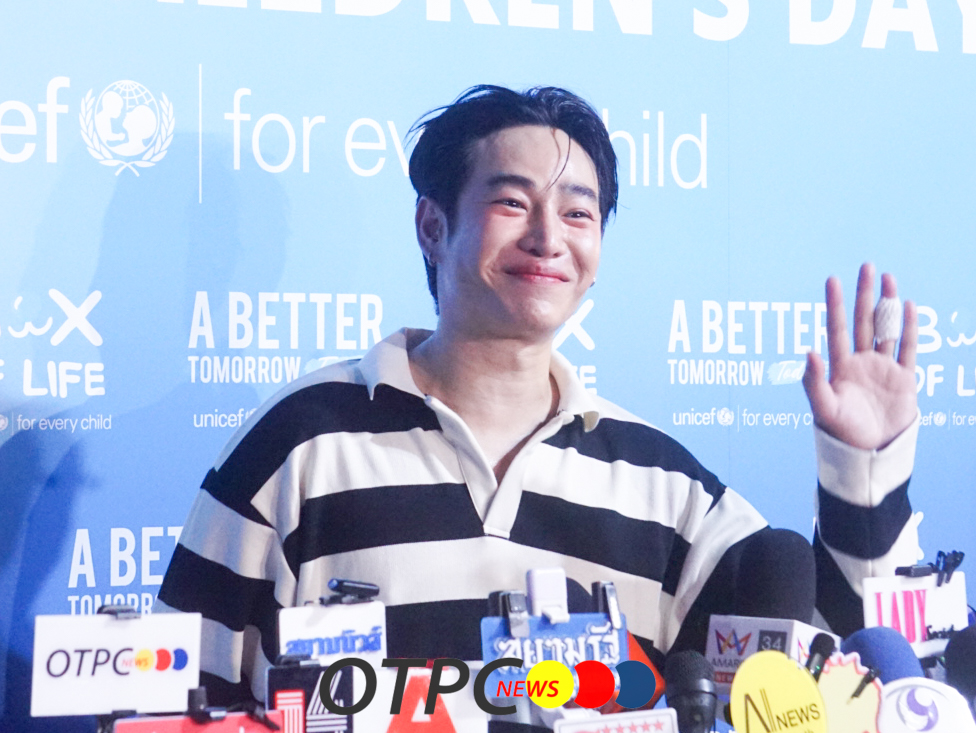 otpcnews's tweet photo. "เป๊ก ผลิตโชค" ในฐานะ Friend of UNICEF ช่วงสัมภาษณ์สื่อ ในงาน "Turn Blue" ภายใต้แคมเปญ A BETTER TOMORROW TODAY – วันนี้ เพื่อพรุ่งนี้ที่ดีกว่า
#เป๊กผลิตโชค #PeckPaLitChoke
#PeckxUnicef
#TurnBlue #BetterTomorrow
#UNICEFThailand https://t.co/V6JGubuM6o