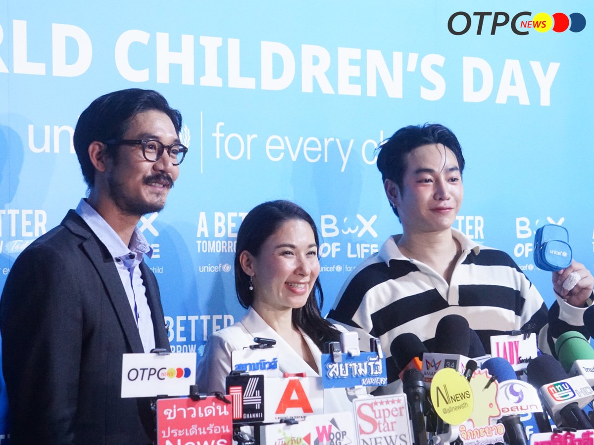 otpcnews's tweet photo. "เป๊ก-หนูดี-เวียร์" ช่วงสัมภาษณ์สื่อ ในงาน "Turn Blue" ภายใต้แคมเปญ A BETTER TOMORROW TODAY – วันนี้ เพื่อพรุ่งนี้ที่ดีกว่า
#PeckPaLitChoke
#WeirSukollawat
#noodi_vanessa
#PeckxUnicef
#TurnBlue #BetterTomorrow
#UNICEFThailand https://t.co/vwkEbrt37F