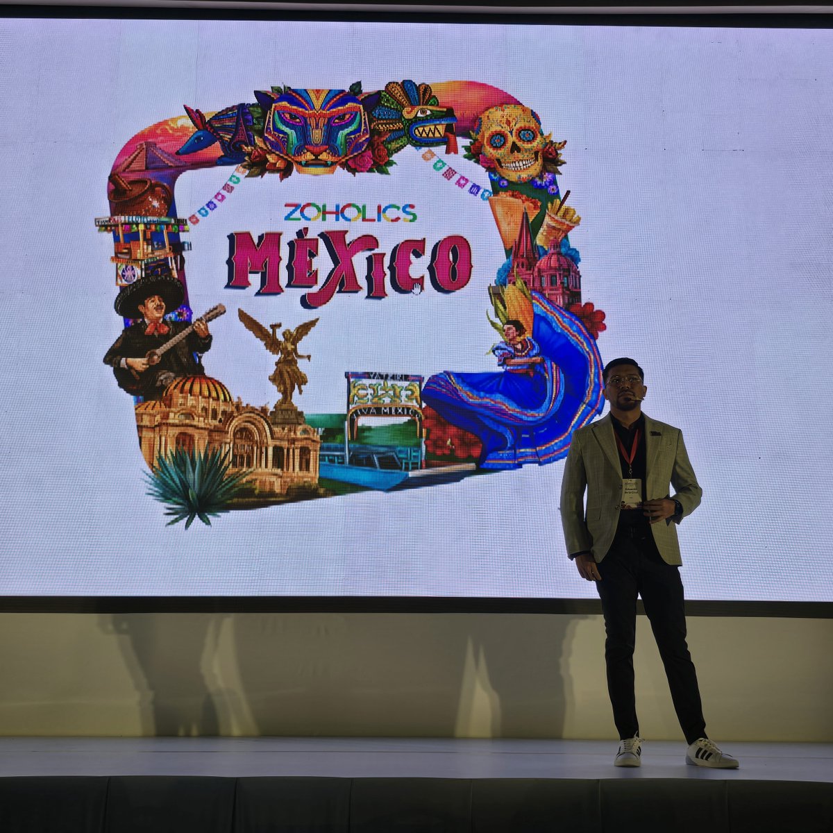 Tecfullmx's tweet photo. Estamos por terminar el primer día. Muchas sorpresas para el mercado mexicano. #ZoholicsMexico #ZoholicsLATAM2024 #ZohoLATAM #Tecfull #Zoho https://t.co/YJFVllypWo