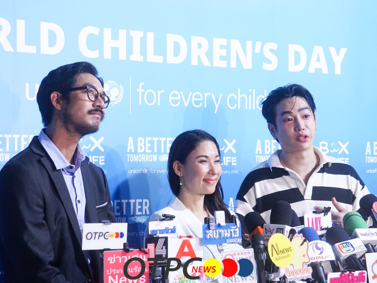otpcnews's tweet photo. "เป๊ก-หนูดี-เวียร์" ช่วงสัมภาษณ์สื่อ ในงาน "Turn Blue" ภายใต้แคมเปญ A BETTER TOMORROW TODAY – วันนี้ เพื่อพรุ่งนี้ที่ดีกว่า
#PeckPaLitChoke
#WeirSukollawat
#noodi_vanessa
#PeckxUnicef
#TurnBlue #BetterTomorrow
#UNICEFThailand https://t.co/vwkEbrt37F