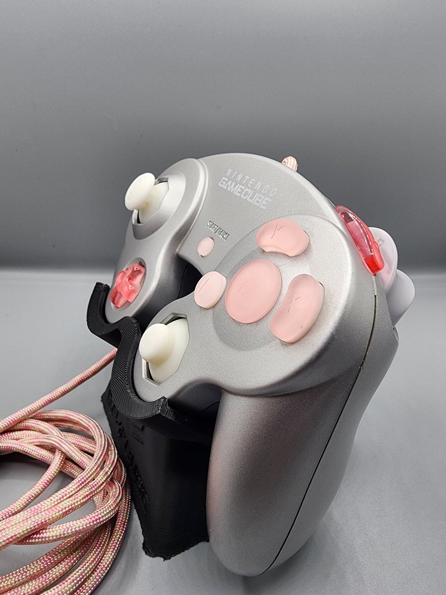 AltoCustoms's tweet photo. Full stick set (no triggers), PHOB, Tact Z, pink and white paracord, cut springs. $320 usd with phob, $250 usd for a t3 board+snapback module. Please message me if interested, will be posted on https://t.co/uZwIAZtbf3 https://t.co/Q7koIhqtI2