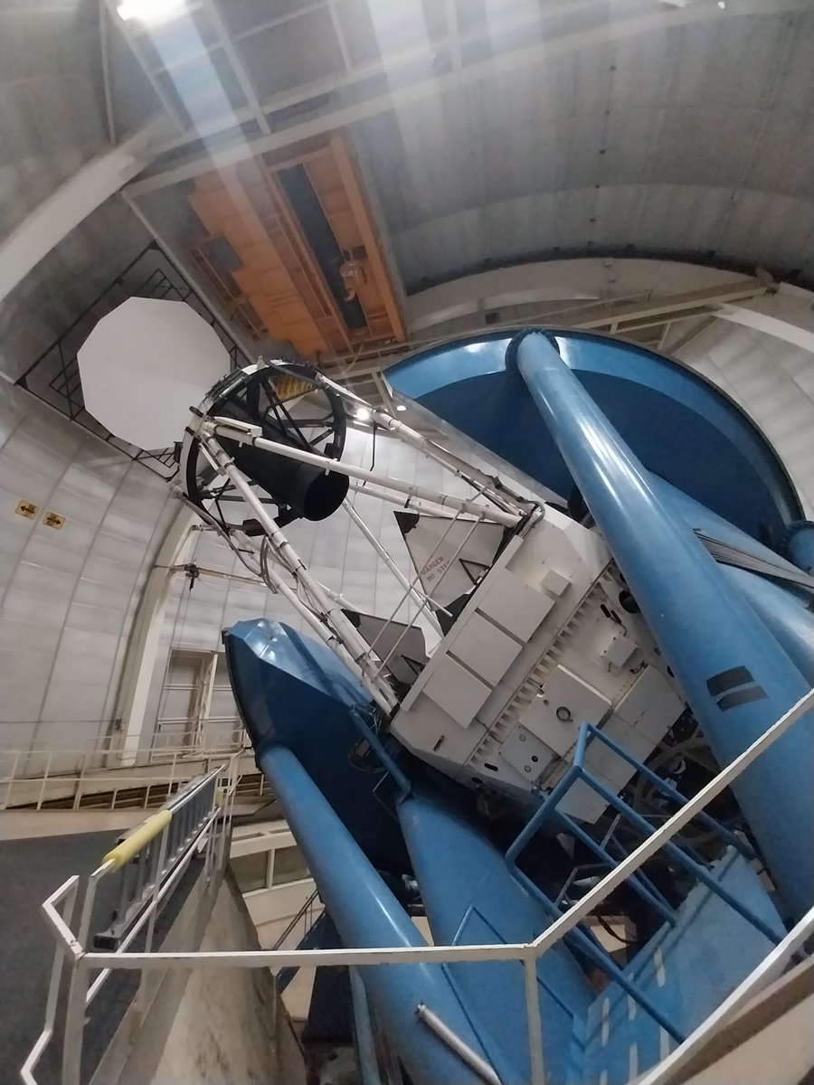 ¡Nuevos resultados de DESI (<a href="/desisurvey/">DESI Survey</a>)!  

Acotando modelos de gravedad más allá de la teoría de Einstein y acotando mucho la masa de los neutrinos. Un avance importante para el campo de la estructura a gran escala.  

¡Leyendo sobre con vistas a DESI! tinyurl.com/4p5b7evj