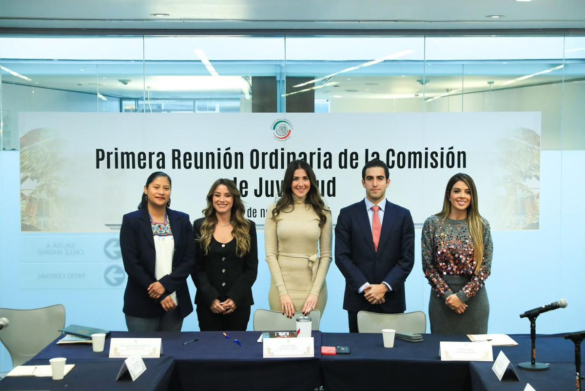 ComunicacinPRI2's tweet photo. #Comunicado: ACUERDAN SENADORA PALOMA SÁNCHEZ Y COMISIÓN DE JUVENTUD CONSOLIDAR UNA LEY PARA EL DESARROLLO DE LAS JUVENTUDES. https://t.co/gNJItLUZsd https://t.co/DLe46Qt24Q