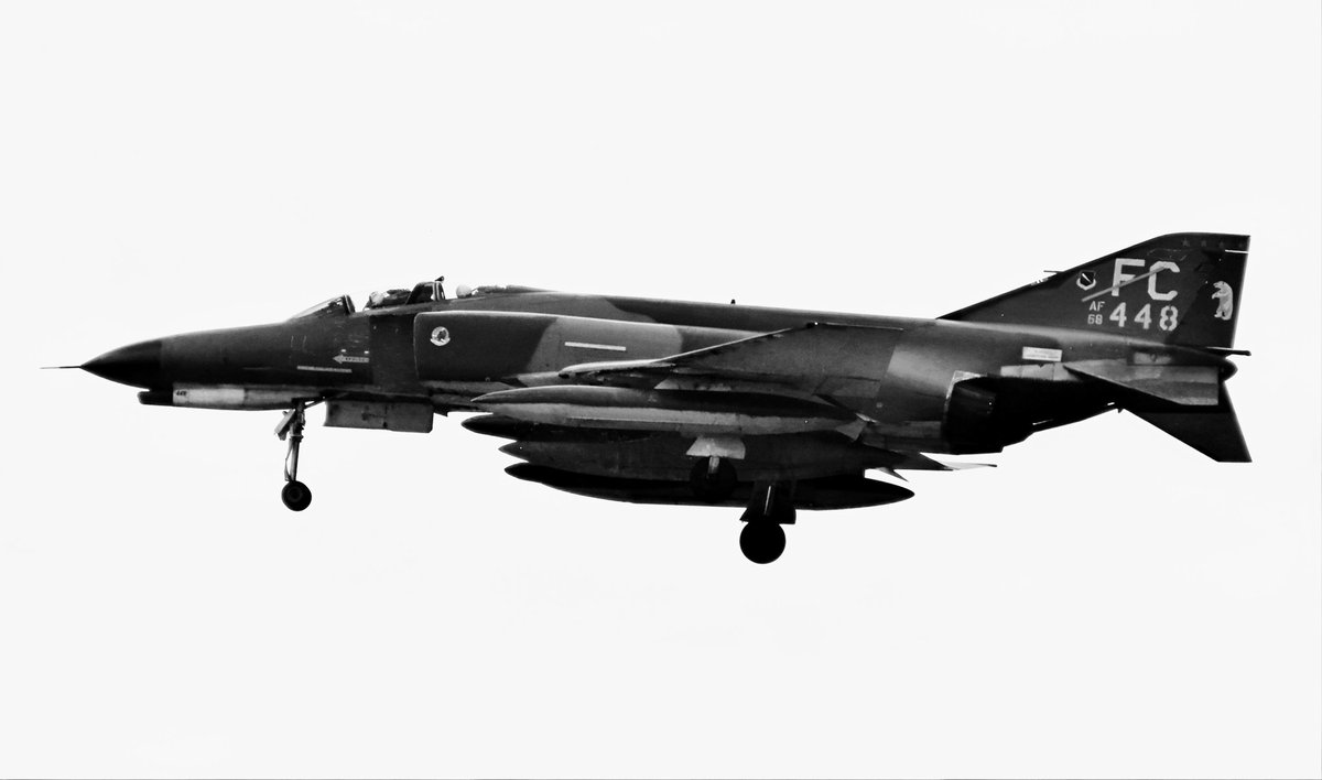 headdancer7's tweet image. #いい21の日 嘉手納基地 F-4E
ACC 18TFS 21TFW 68-0448
69-7261、April 1980、韓国での、
チームスプリット 80参加機、
オーサンから飛来、びっくりしましたね🙀