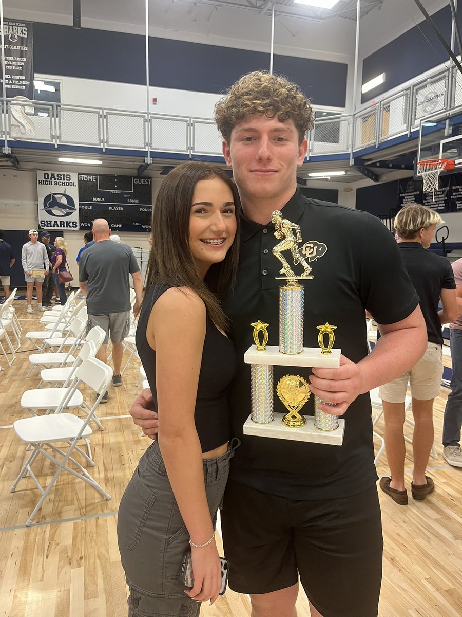 SeanMcfee_'s tweet photo. I am extremely grateful to receive the MVP award for my football team . I couldn’t have done it with out my teammates and coaches . There’s no other team i’d rather play with 🫶 https://t.co/9bTLKq2BBA