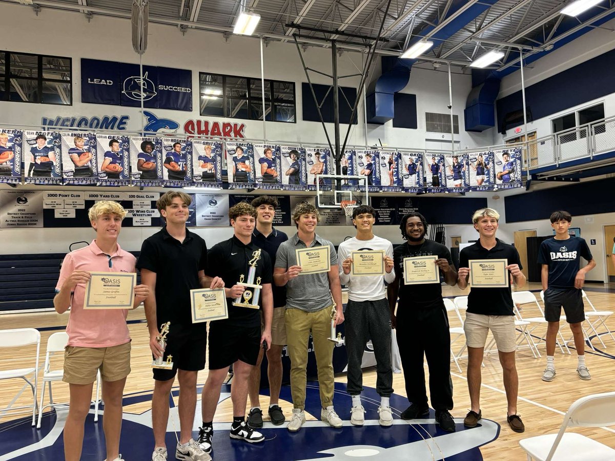 SeanMcfee_'s tweet photo. I am extremely grateful to receive the MVP award for my football team . I couldn’t have done it with out my teammates and coaches . There’s no other team i’d rather play with 🫶 https://t.co/9bTLKq2BBA