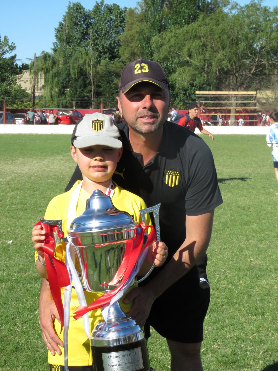 bernardom1980's tweet photo. Fin de dos hermosas aventuras con jugadores de la Captación de nuestro Club. En la Ciudad de Crespo, nos consagramos bicampeones compitiendo con la  generación 2013 y en la ciudad de Trenque Lauquen  levantamos el trofeo esta vez con la generación 2011 ambos torneos 1/2 https://t.co/0GpHQ12Upj