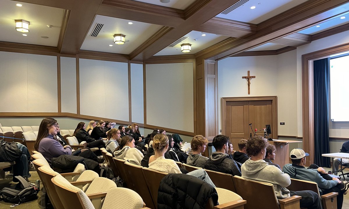PilotsLead's tweet photo. The UP SAAC Wellness Committee held a panel discussion on injuries &amp; mental health this week! It was a great night with amazing team engagement on an important topic. #WeArePortland⚓️
#MentalHealthMatters💚 https://t.co/bb7p68ST4l