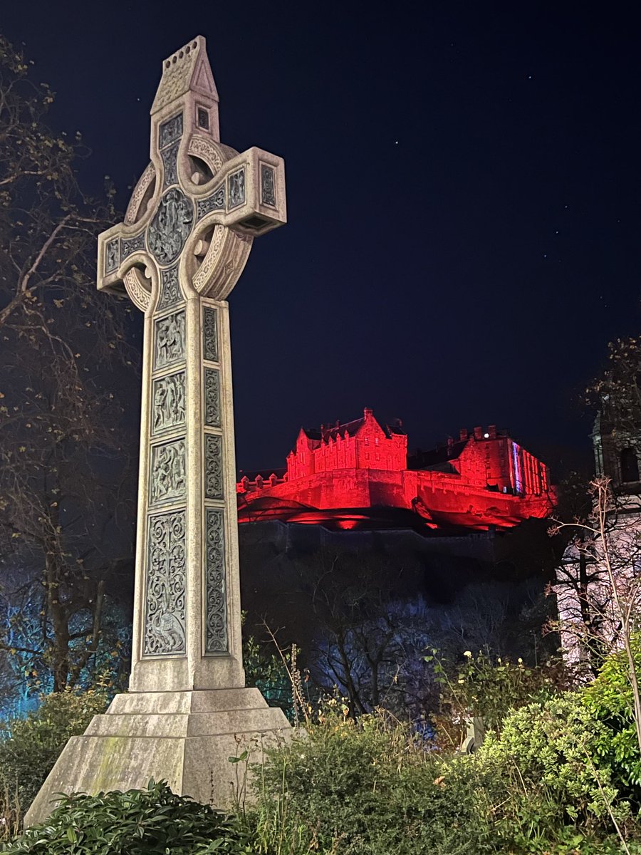 thejeffbrooke's tweet image. Edinburgh you gorgeous city you