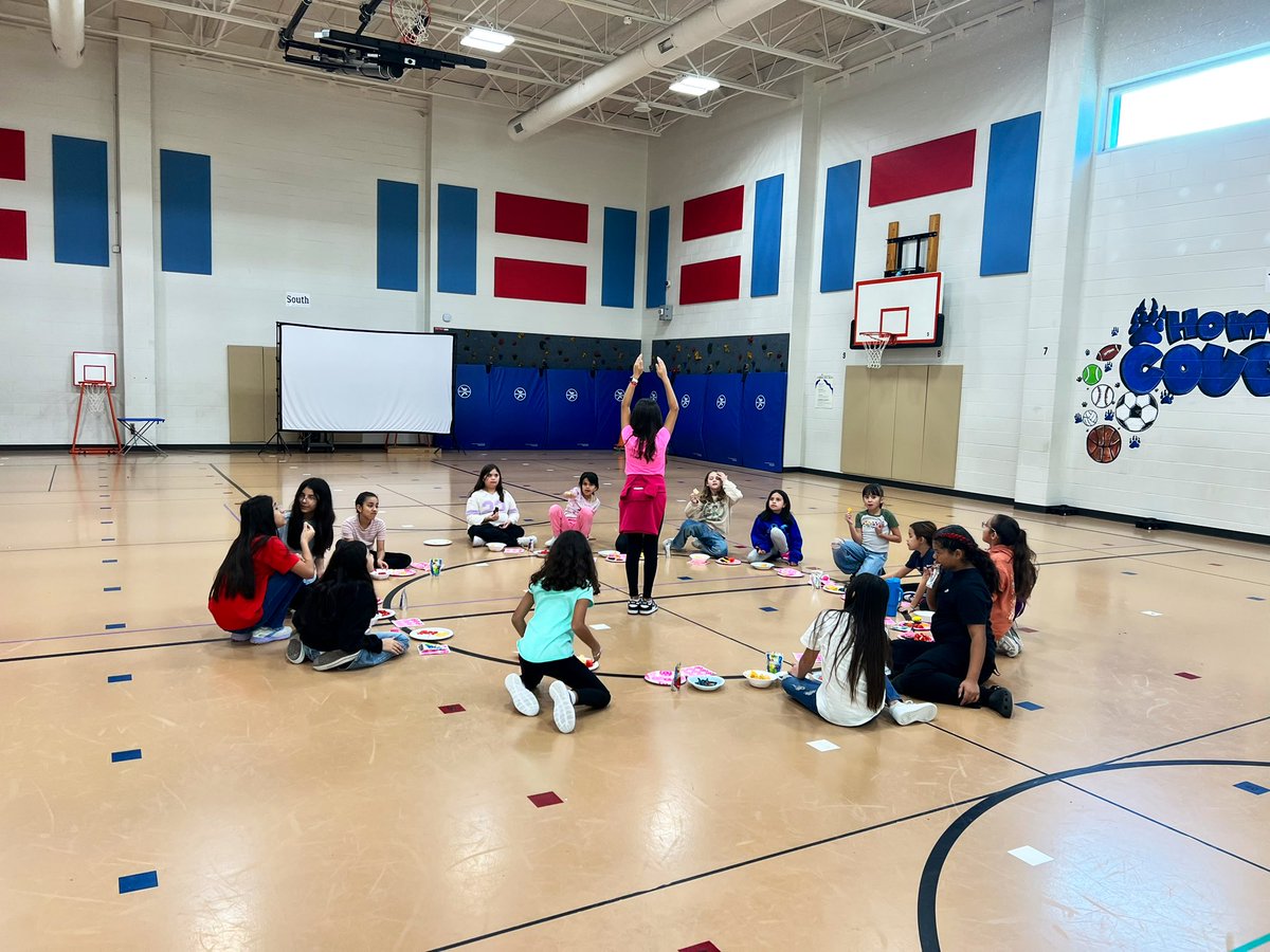 Coach Jackson (@jackson_cpe) on Twitter photo Another girls run club in the books!
They worked hard to meet our goal of 200 miles, so we celebrated their achievement! <a href="/MarathonKids/">Marathon Kids</a> Another girls run club in the books!
They worked hard to meet our goal of 200 miles, so we celebrated their achievement! <a href="/MarathonKids/">Marathon Kids</a>