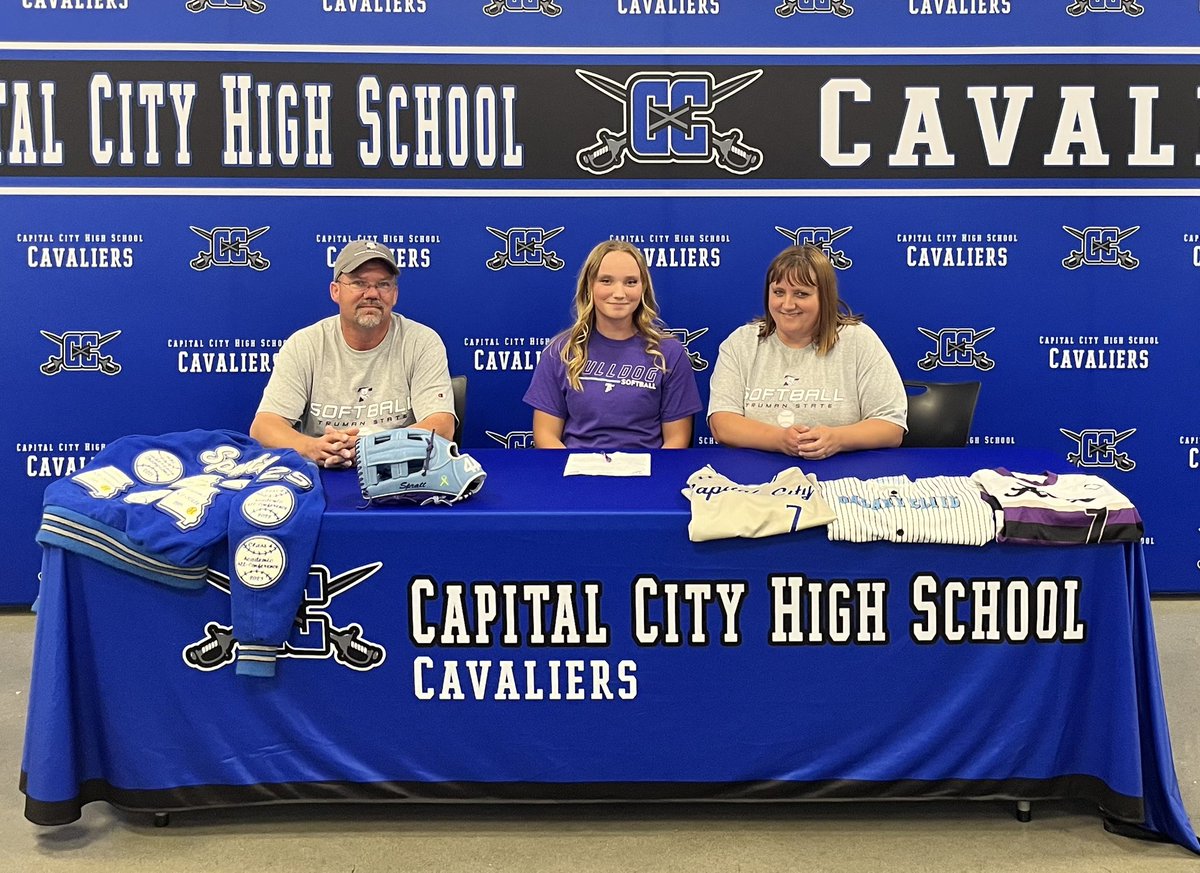 cccavs_softball's tweet photo. Congrats to Annie Spratt on signing her LOI to continue her softball career at Truman State University! #GoVavsGo https://t.co/XZxgYTJ1oj