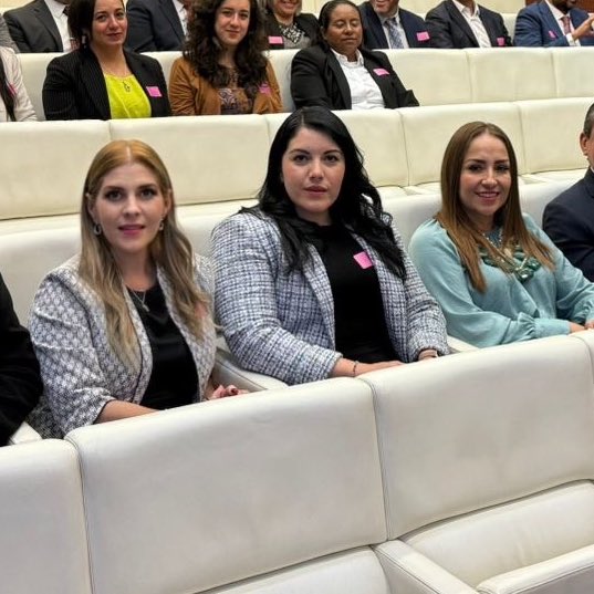 olinavarr's tweet photo. Un honor representar a #Jalisco en el Foro de Diálogos Abiertos por la Transparencia de @senadomexicano para defender los derechos de acceso a la información y protección de datos personales de las y los mexicanos. Gracias a las y los comisionados de órganos locales presentes y a @OrtizJazz Secretaria Ejecutiva del @ITEIJal por participar en este importante foro.