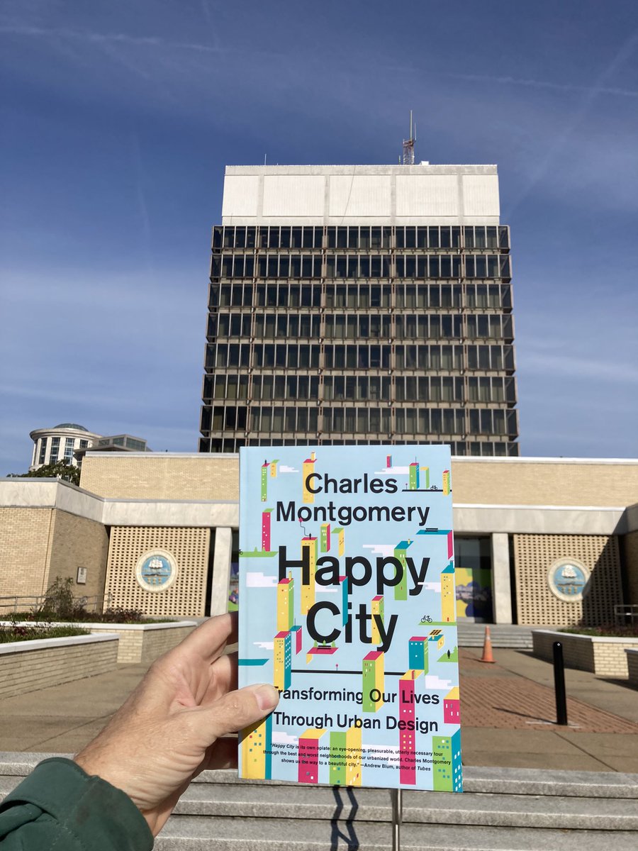 Had the privilege to drop off a copy of Happy City for Mayor <a href="/KennyAlexander/">Kenneth Alexander</a>   This books is an excellent primer for anyone interested creating a better urban environment.   Having a mayor who enjoys bike riding as well as reading is always a plus!  <a href="/HappyCitiesTeam/">Happy Cities</a> <a href="/NorfolkVA/">City of Norfolk, VA</a>