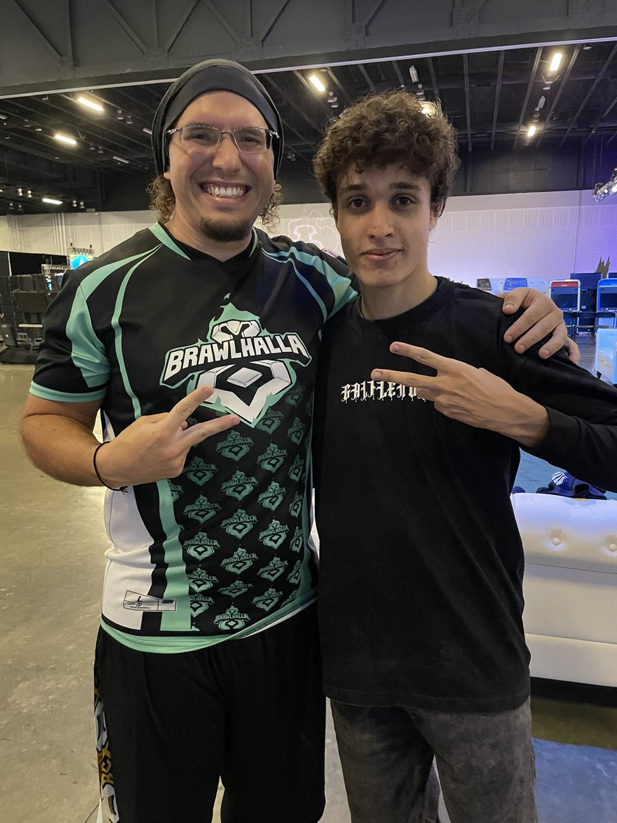 Fodakahn's tweet image. meu irmão @yuzBH