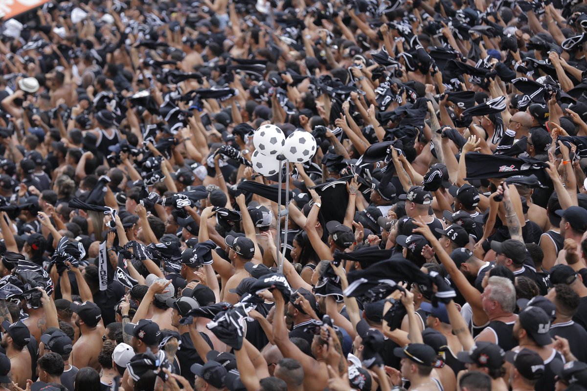 O carrossel da vitória! 🏴🏳️

📸 Rodrigo Coca e José Manoel Idalgo / Corinthians 

#VaiCorinthians