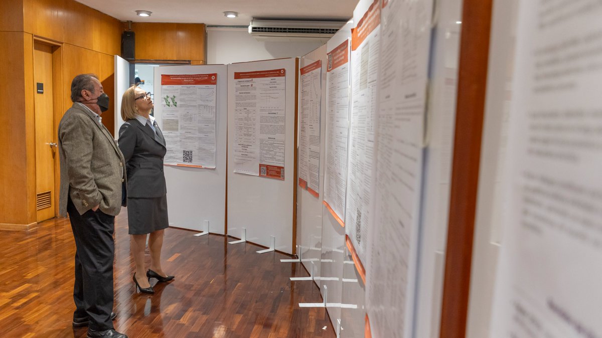 udelima's tweet photo. #ULEventos ¡Aprendizaje internacional! 🌎 Expositores de diversos países, docentes y alumnos Ulima con los trabajos más destacados participaron en el II Congreso Internacional de Economía y Finanzas. 📊