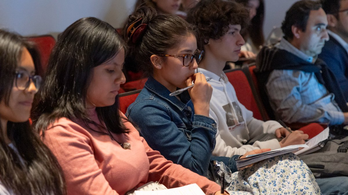 udelima's tweet photo. #ULEventos ¡Aprendizaje internacional! 🌎 Expositores de diversos países, docentes y alumnos Ulima con los trabajos más destacados participaron en el II Congreso Internacional de Economía y Finanzas. 📊