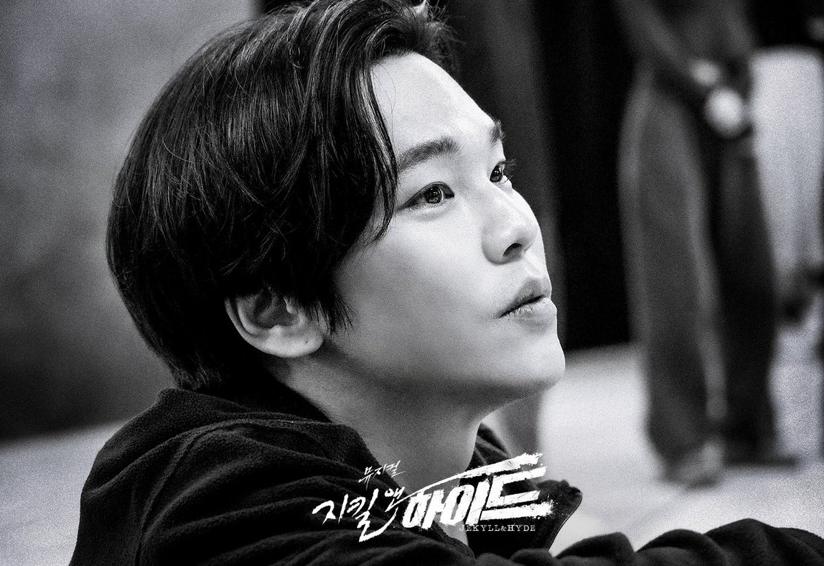 od_musical's tweet photo. #뮤지컬 #지킬앤하이드

20주년 기념 공연을 향한 뜨거운 열정🔥
완벽한 호흡을 보여준 연습실 현장을 공개합니다!

지금 이 순간, 끝나지 않는 신화

2024.11.29 ~ 2025.05.18
#블루스퀘어신한카드홀 https://t.co/oc0l75MrEW