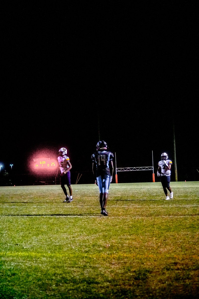 KareemF_1's tweet photo. End Junior Season Film! 
(MIAA B All-Conference WR)
https://t.co/41RXsCL6lP https://t.co/hORWDhigOx