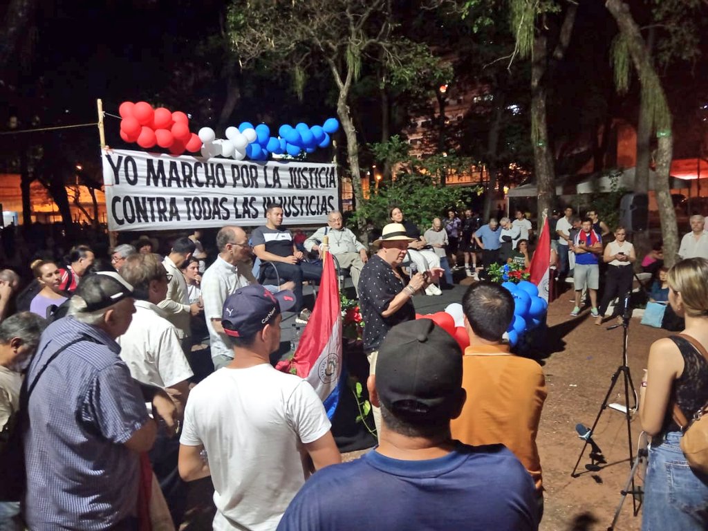 FilizzolaRafael's tweet photo. 🇵🇾 La marcha por la justicia y contra todas las injusticias sigue avanzando 🇵🇾

Hoy la voz del pueblo retumbó en la Plaza Uruguaya y mañana lo hará aún más fuerte frente al Poder Judicial.

Nos vemos a las 09:00 en la Plaza de la Justicia 

#MarchaPorLaJusticia
@Japaypy https://t.co/2zTTXddISE