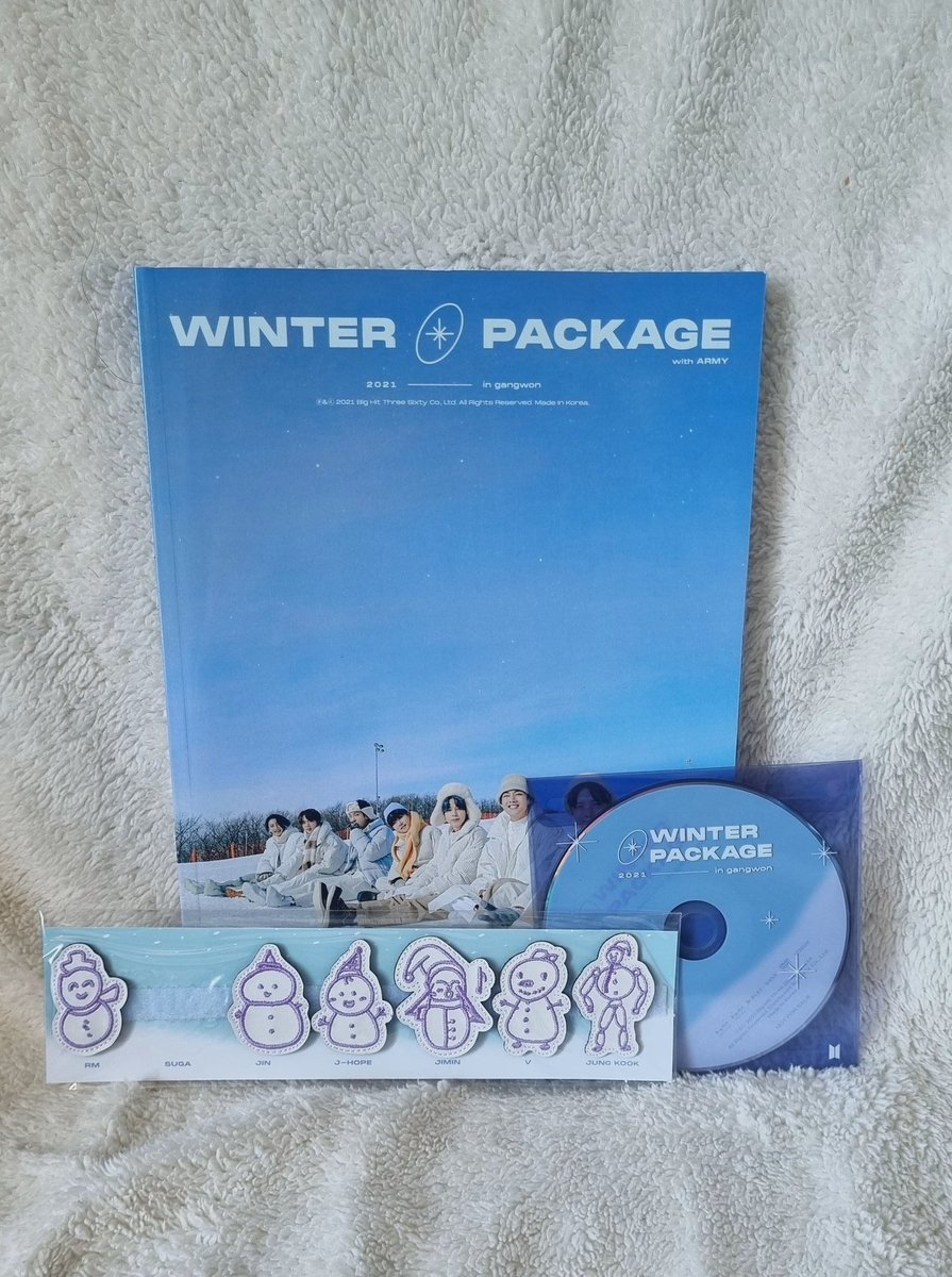 309collector's tweet photo. 🔷Photobook EXHIBITION 2018 -  R$ 350,00
🔷 Itens Winter Package (Photobook, DVD e Bichinhos de Velcro - Faltando o do Yoongi) -  R$ 100,00

Frete a calcular https://t.co/jCWDq3EH5s