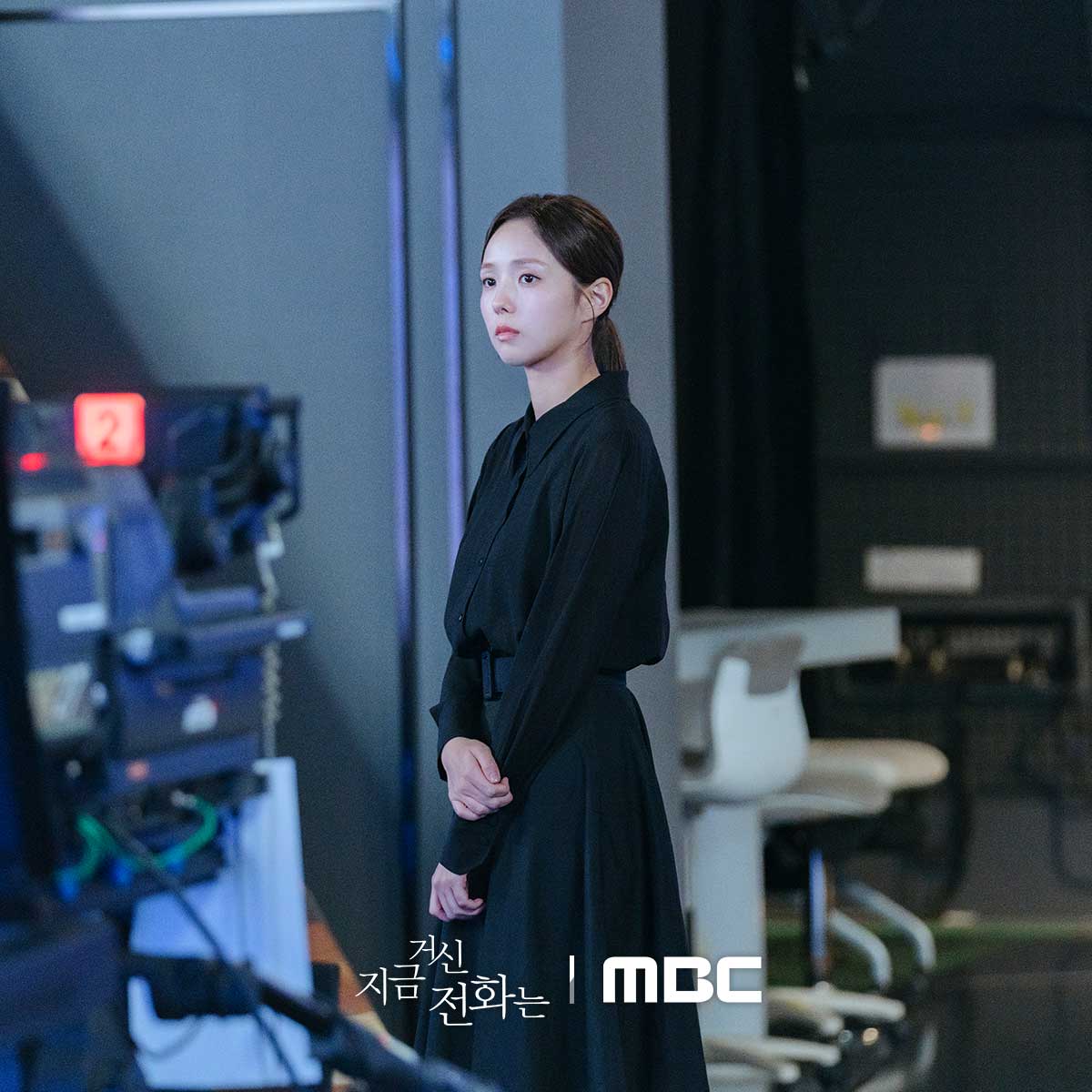 mbcdrama_pre's tweet photo. 쇼윈도 부부 생활 포착!💥
냉철 그 자체 백사언 🆚 함묵증 통역사 홍희주

#지금거신전화는
11월 22일 (금) 밤 9시 50분 첫 방송❤️‍🔥

#유연석 #채수빈 #허남준 #장규리
#지금거신전화는 #지금전화 #지금거신
#WhenThePhoneRings
#mbcdrama #MBC금토드라마 #MBC https://t.co/TRLa0YNSZZ
