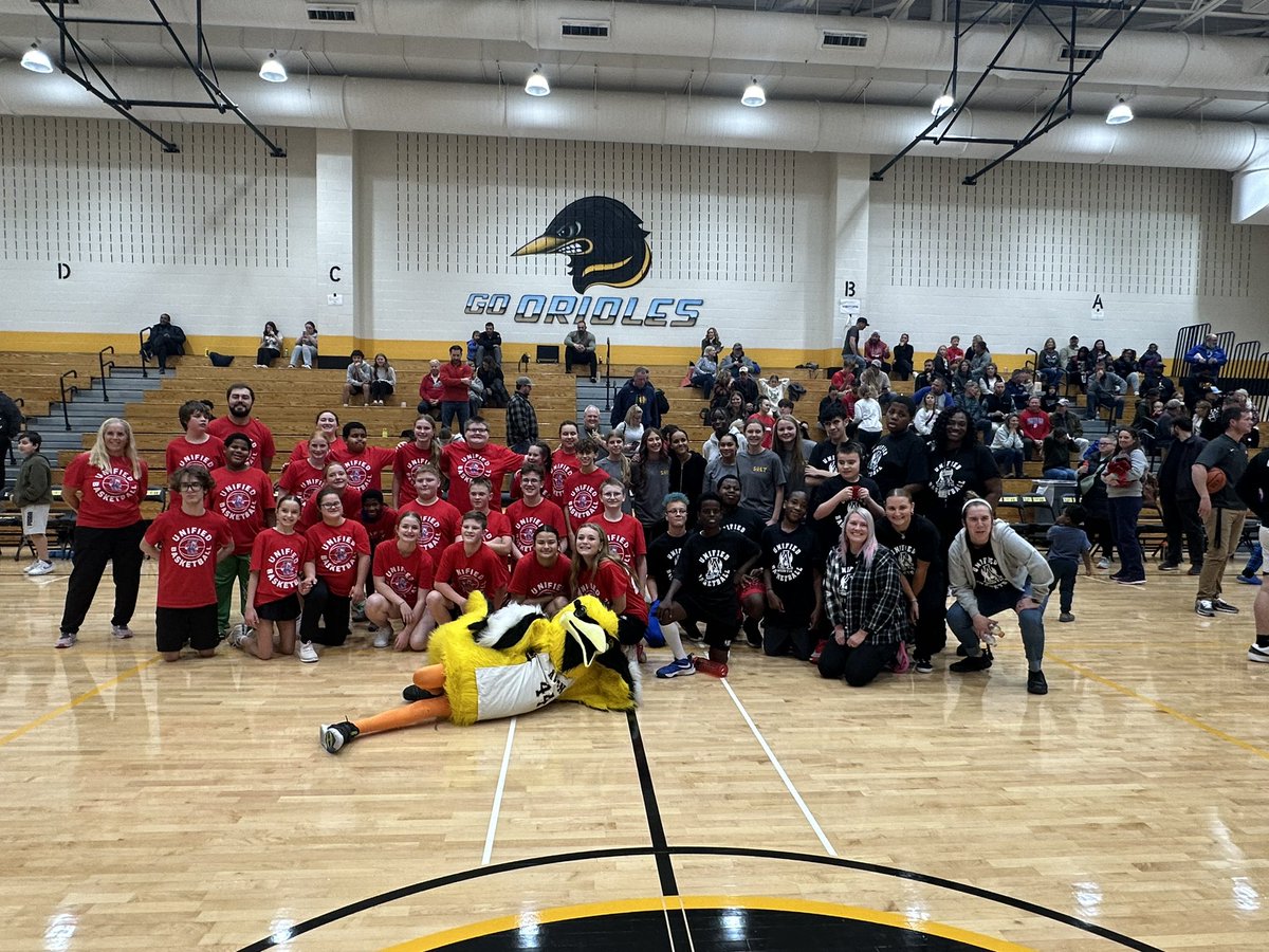 APLee23's tweet photo. Our Avon Unified Team came out on top with a BIG WING 16-11! Great job, guys!! 🏀⛹🏼‍♀️⛹🏼‍♂️🏆@OrioleTweets @avonnorth1 https://t.co/kRAmIRGdsa