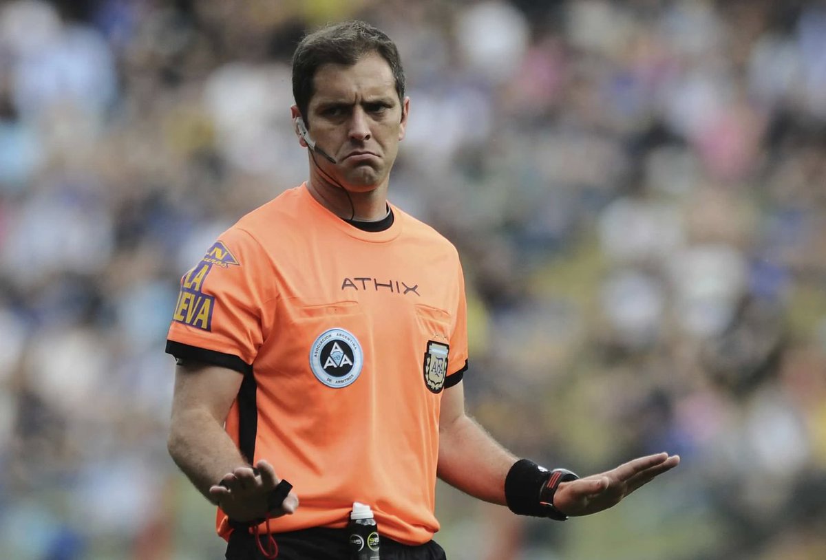 ❗️ La basura de Fernando Echenique no puede dirigir NUNCA MÁS a #Vélez.

De principio a fin fue un bolsiqueo histórico pocas veces visto.

A Vélez lo quieren bajar COMO SEA. Está todo digitado.