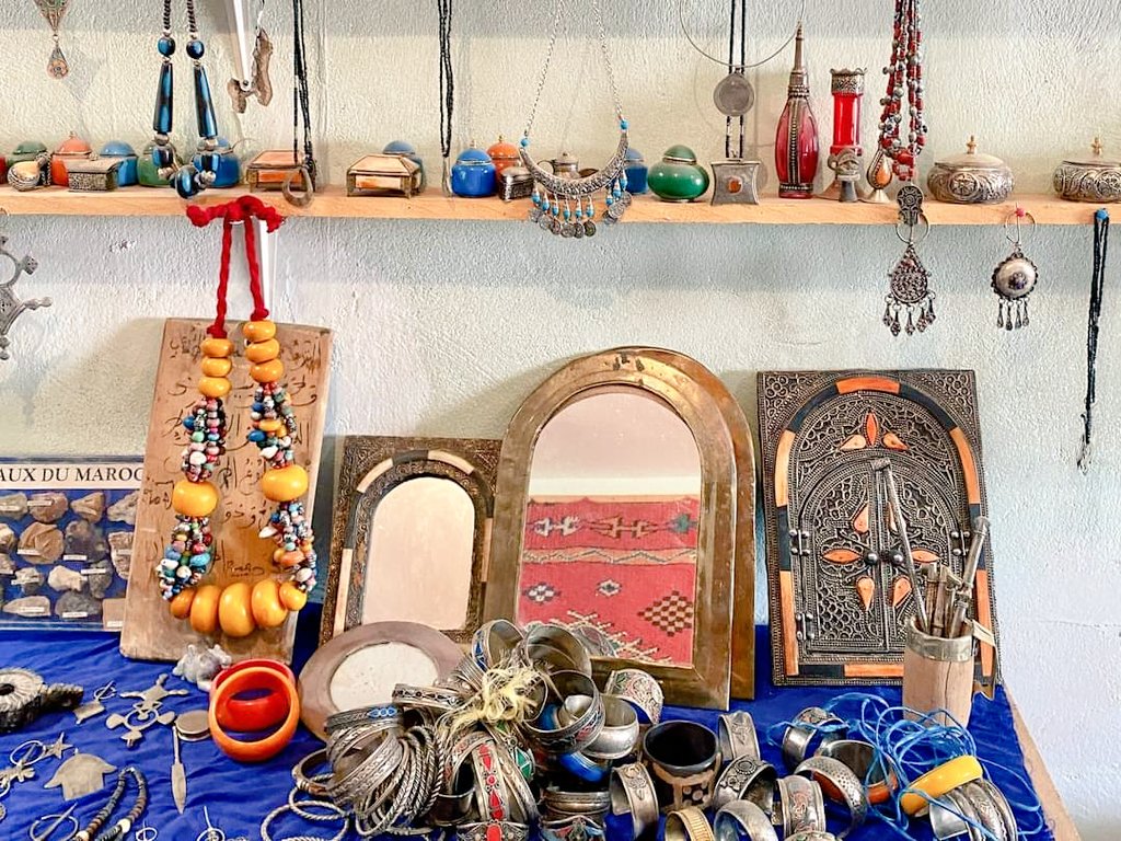 Discover Morocco’s Rich History and Culture with our luxury Private Tours. Explore stunning landscapes, Majestic Mountain, Desert Oases, UNESCO Market