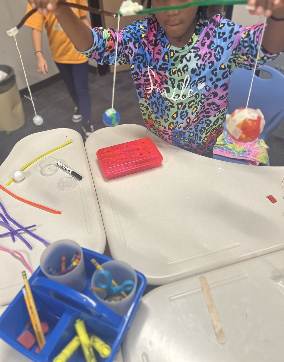 Mr_TJordan's tweet photo. My 3rd graders are putting their plans into action! 🌞🌎🌙 They’re working together to create models representing the Sun, Moon, and Earth. Watching their creativity and teamwork shine is out of this world! 🚀✨ #FutureScientists #elementaryscience #CFISD #PathToAmazing https://t.co/6aORhOjUPR