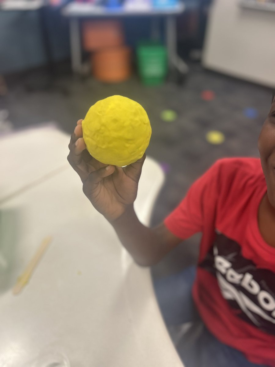 Mr_TJordan's tweet photo. My 3rd graders are putting their plans into action! 🌞🌎🌙 They’re working together to create models representing the Sun, Moon, and Earth. Watching their creativity and teamwork shine is out of this world! 🚀✨ #FutureScientists #elementaryscience #CFISD #PathToAmazing https://t.co/6aORhOjUPR