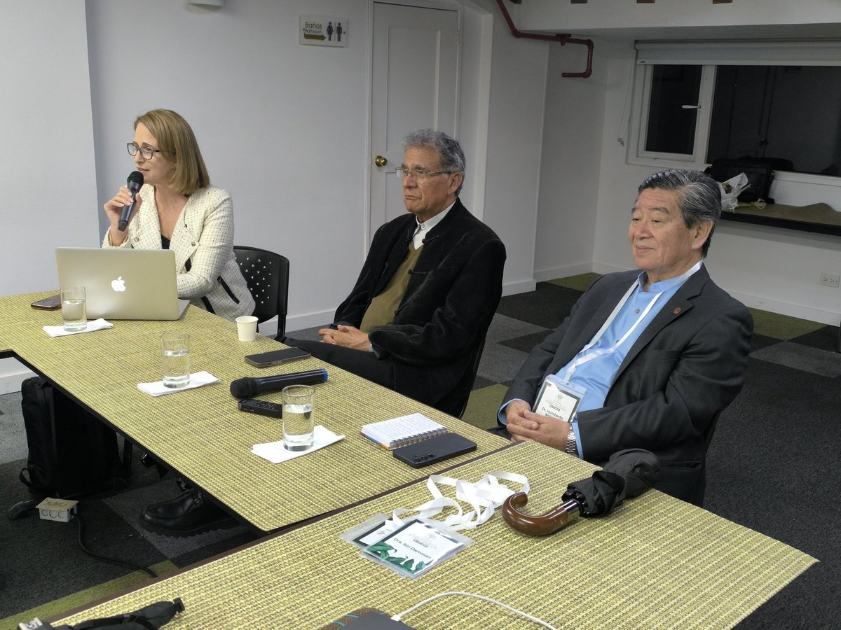 Durante la segunda parte de la jornada pedagógica con los líderes religiosos, <a href="/IRIColombia/">IRI-Colombia</a> realizó un conversatorio sobre las negociaciones de paz en Colombia, en el que participaron Humberto Martín Shikiya, del Consejo Mundial de Iglesias, y Camilo González Posso, de <a href="/Indepaz/">INDEPAZ</a>.