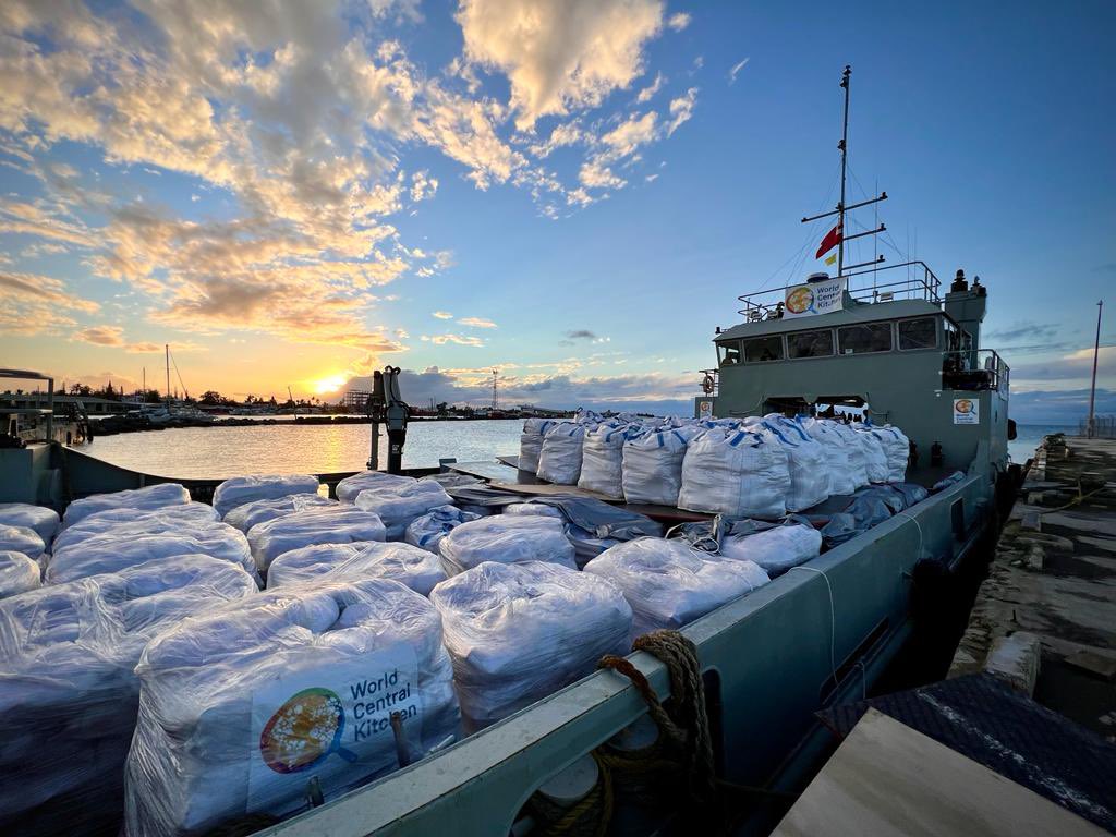 chefjoseandres's tweet photo. As I’m in Fiji Islands, Viti Levu near @UNinFiji Tonga…I remembered the mission of @WCKitchen to help the people after the volcanic explosion in 2021 that became a tsunami! I’m glad we were able to help! Getting support from Suva…#ChefsForTonga and supporting local restaurants too…Palusami is a traditional dish in Tonga and Fiji and Samoa …..that locals
Cooked for the teams….