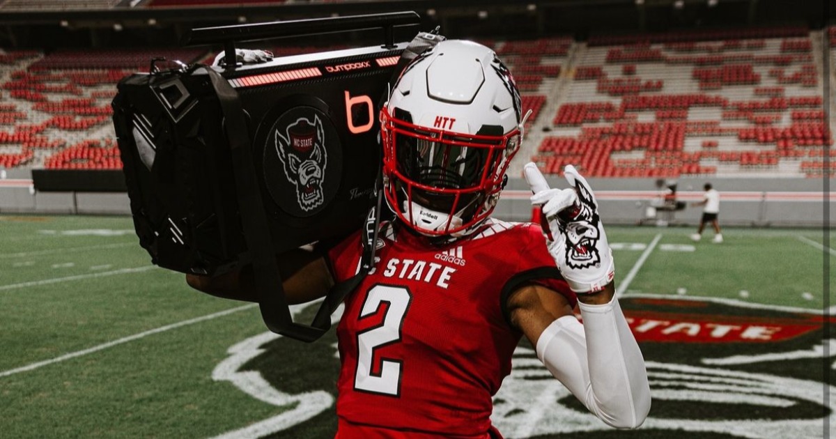 Top priority NC State safety target Jakarrion Kenan recently received a rankings bump from <a href="/CharlesPower/">Charles Power</a> and @On3Recruits. 

He's a 4⭐️ recruit now, the No. 28 safety in the country and the No. 9 prospect in South Carolina.

His On3 profile: on3.com/db/jakarrion-k…