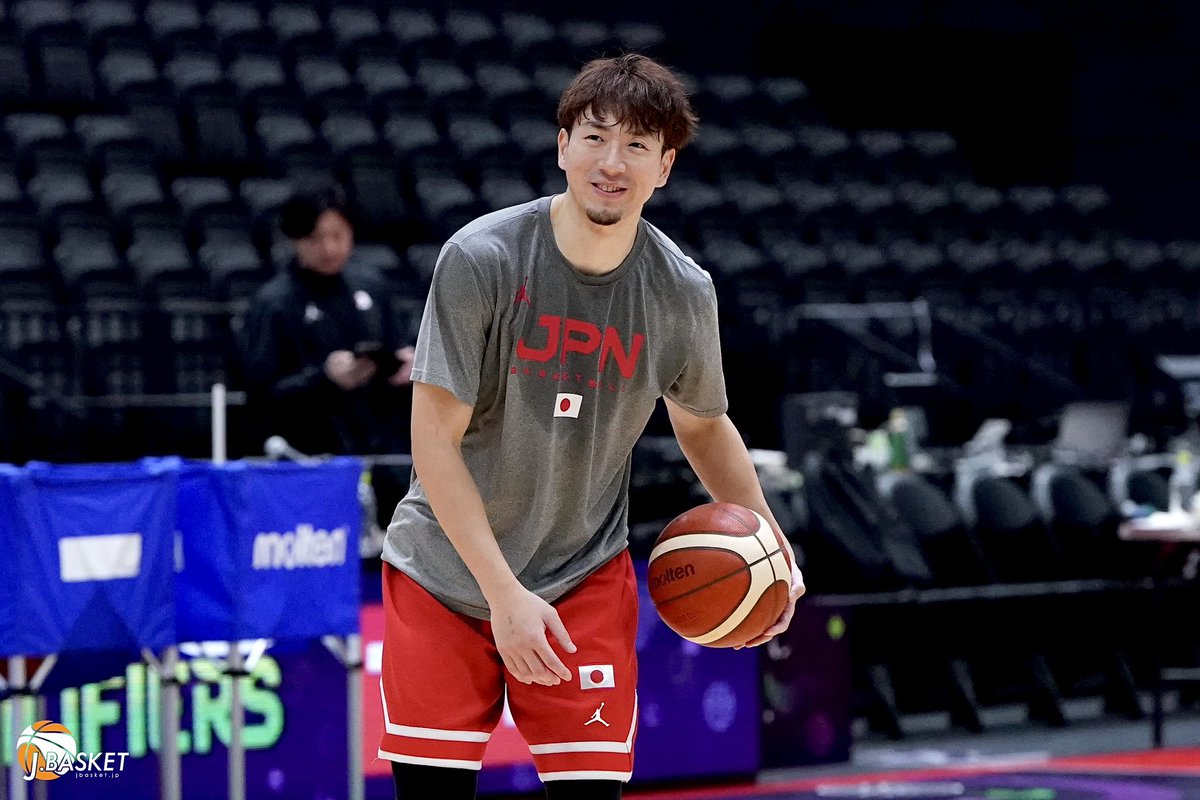 jbasket_jp's tweet photo. 【男子🇯🇵日本代表】 比江島慎
新キャプテンとして本日出陣💫
前日練習での存在感
GameDay
日本(21位) 🇯🇵vs 🇲🇳モンゴル(108位)
11月21日(木) 19:00 tipoff
放送 日本テレビ系列
配信 DAZN、TVer

#比江島慎
@mako6hieji 
#アジアカップ
#Asiacup
#AkatsukiJapan
#日本一丸 https://t.co/hJH9NRiaZR