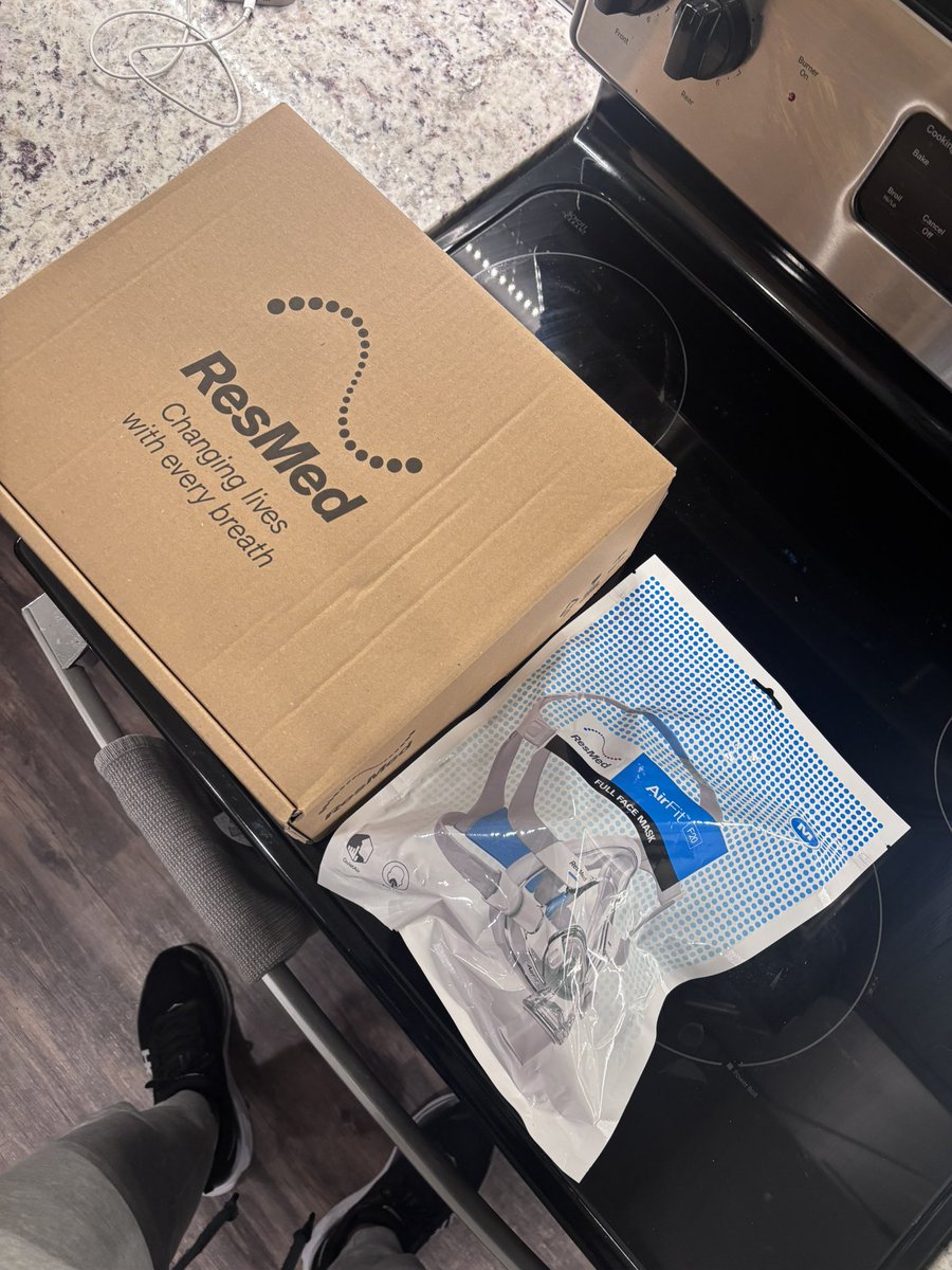 Bostick11's tweet image. Big love to @yourPAF for my sleep apnea machine!  Finally I can sleep good and peacefully! #NFL #resources #cpap