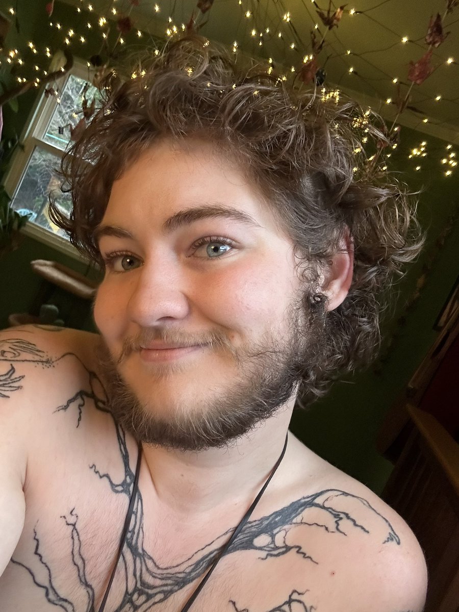 princeadorable's tweet photo. Having a good hair/beard day 😊 https://t.co/dXJDYqRohL