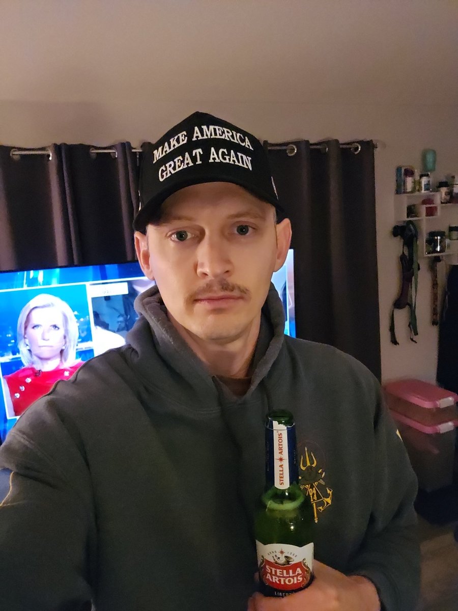 FredettenWahoo's tweet image. @JohnnySwift2 @VegasFalconX @SethFowler22 @Petes__Mustache @ManateeRich  cheers bros! 🍻 🇺🇸 #MattGaetz #ZeroRB #BearDown