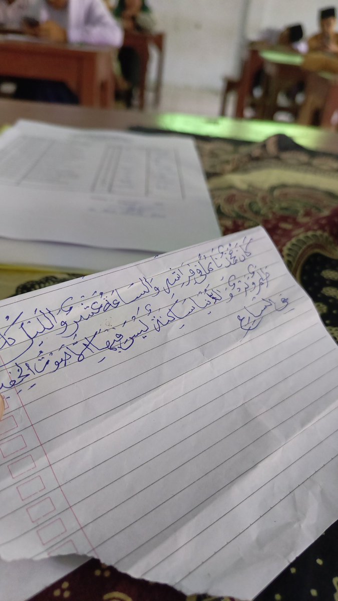 Ketika ngawas ujian agak bengong dikit. Ya Disambi coret-coret kertas apa yang ada di pikiran 😁