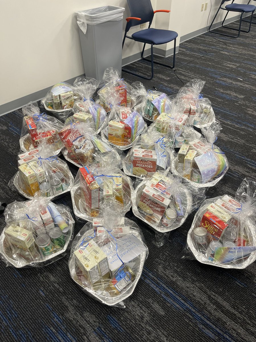 BucknellSaac's tweet photo. We’re so grateful SAAC was able to collect donations for over 25 Turkey &amp; Trimmings baskets! Each basket can feed a family of 4 and will go to those in need in the community🧡we are so lucky to be able to create a positive impact in our community this holiday season!🦃 https://t.co/zUXqfPZ65d